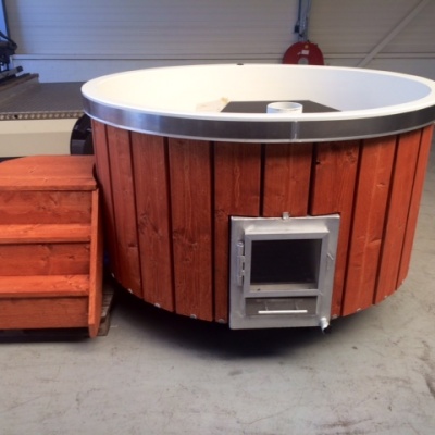 hottub red ceder gebeitst